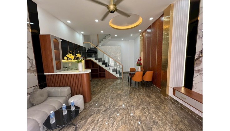 HẺM XE HƠI, 4 TẦNG FULL NỘI THẤT, 38M2, SỔ NỞ HẬU, TRƯỜNG CHINH GIÁ HƠN 6 TỶ